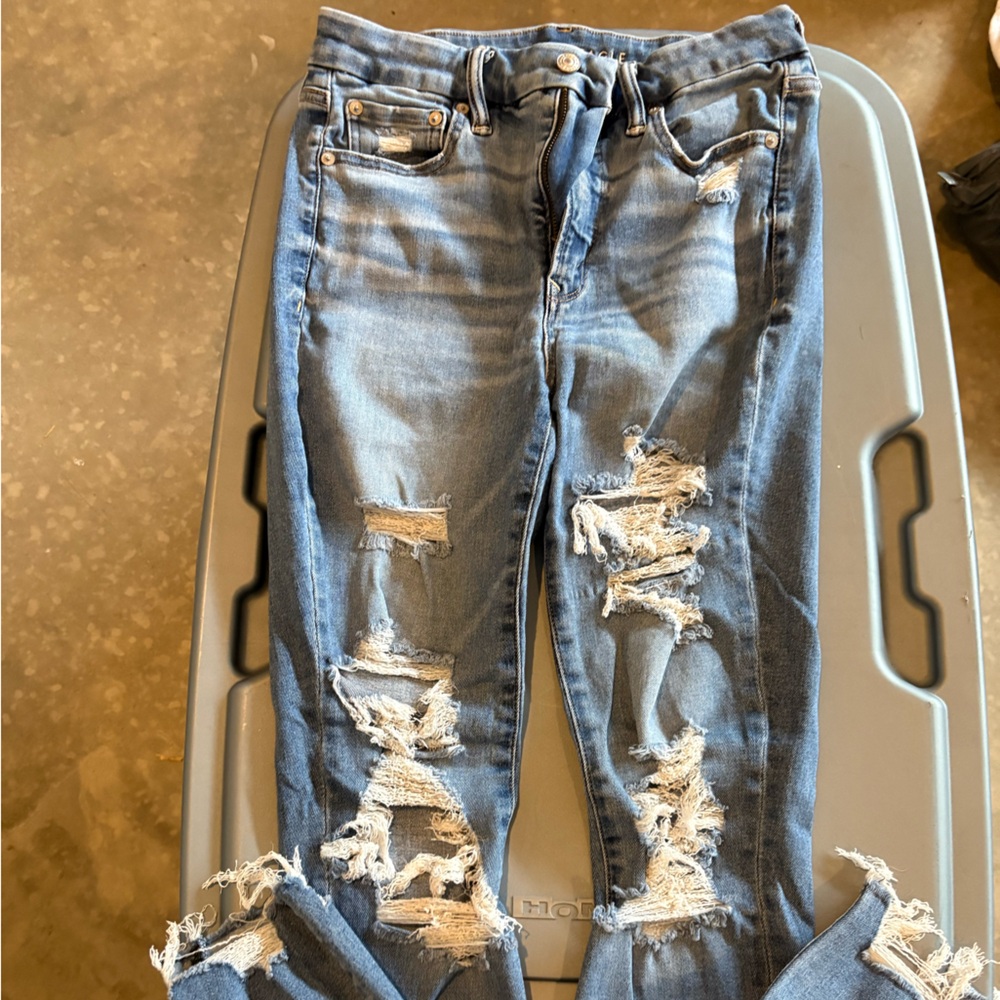 American Eagle Outfitters Distressed Light Blue Women’s Jeans